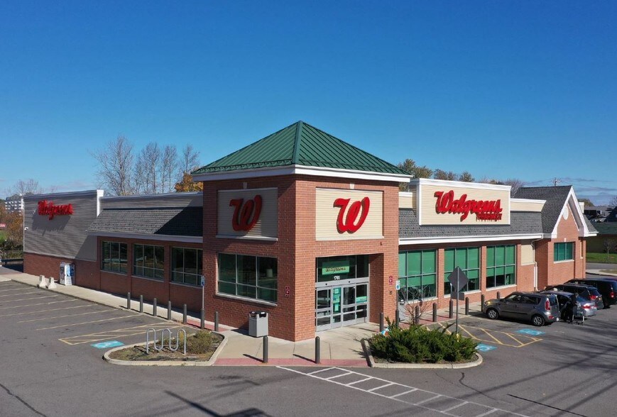 More Photos Of 1765 Middlesex St, Lowell Drugstore For Lease