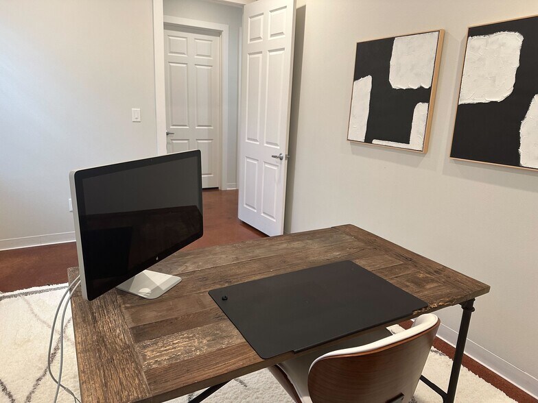 More Photos Of 711 W Bailey Boswell Rd, Saginaw Office For Lease