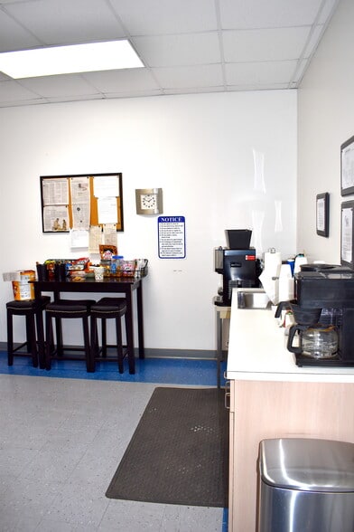 More Photos Of 6975 Flat Rock Rd, Midland Office For Lease