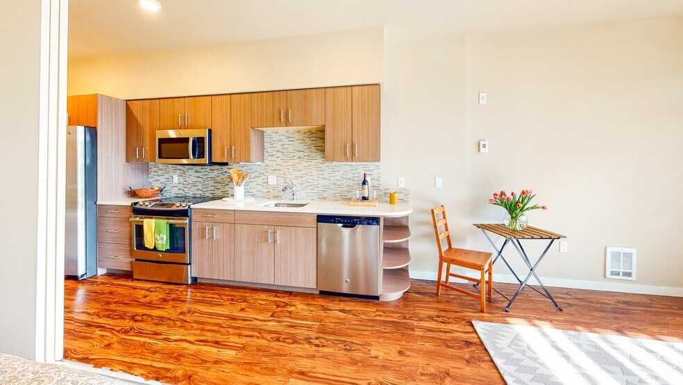 More Photos Of 954 E Union St, Seattle Apartments For Lease