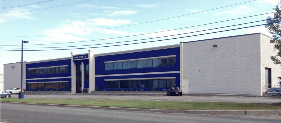 Primary Photo Of 1 S Corporate Dr, Riverdale Research And Development For Lease