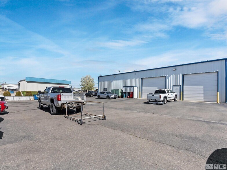 More Photos Of 810 W 6th St, Winnemucca Flex For Sale
