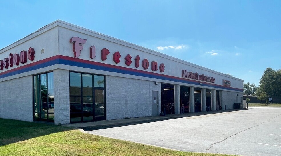 Primary Photo Of 4818 Outer Loop, Louisville Auto Repair For Sale