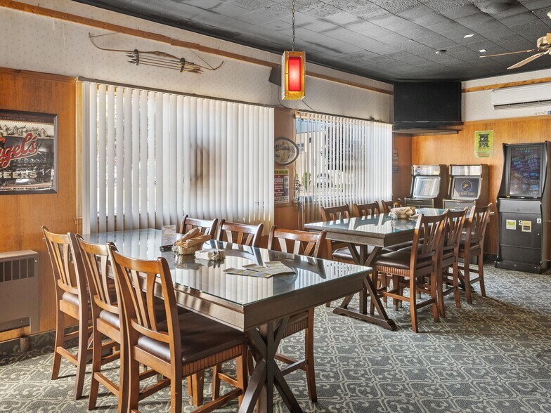 More Photos Of 201 Steele St, Algoma Hotel For Sale