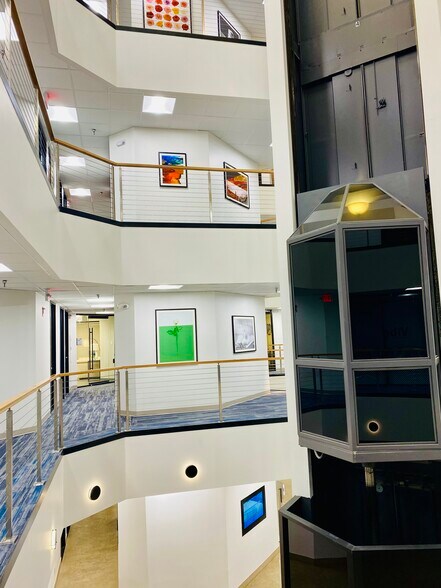 More Photos Of 8866 Gulf Fwy, Houston Unknown For Lease