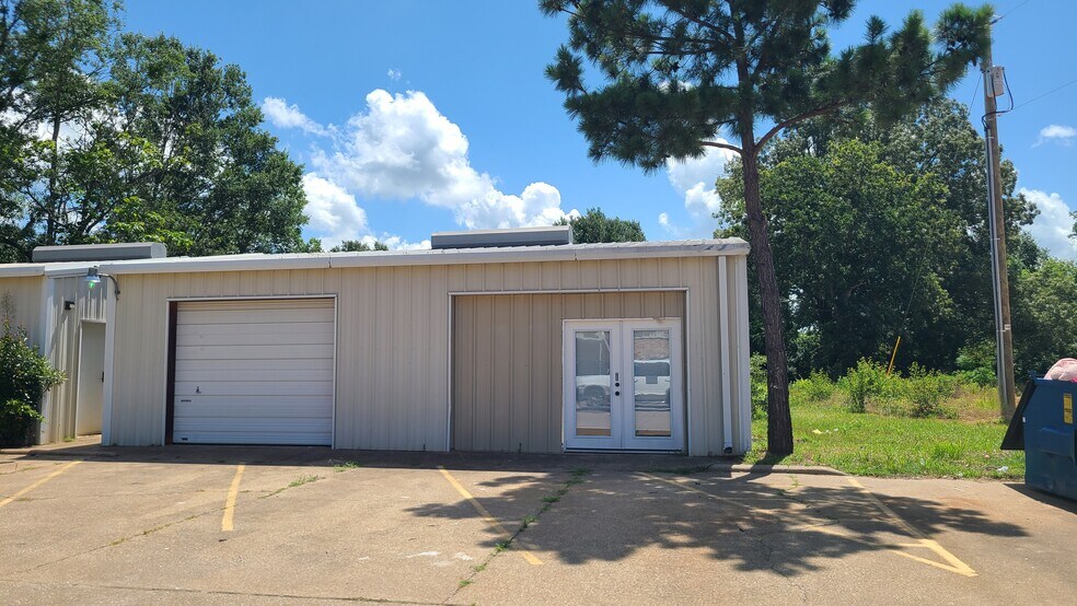 Primary Photo Of 1315 S Palestine St, Athens Daycare Center For Lease