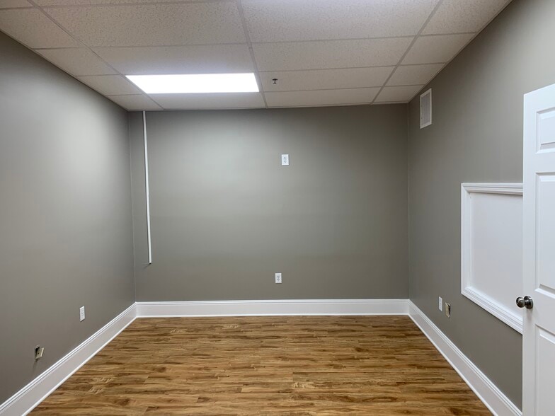 More Photos Of 199 Spence Ln, Nashville Warehouse For Lease