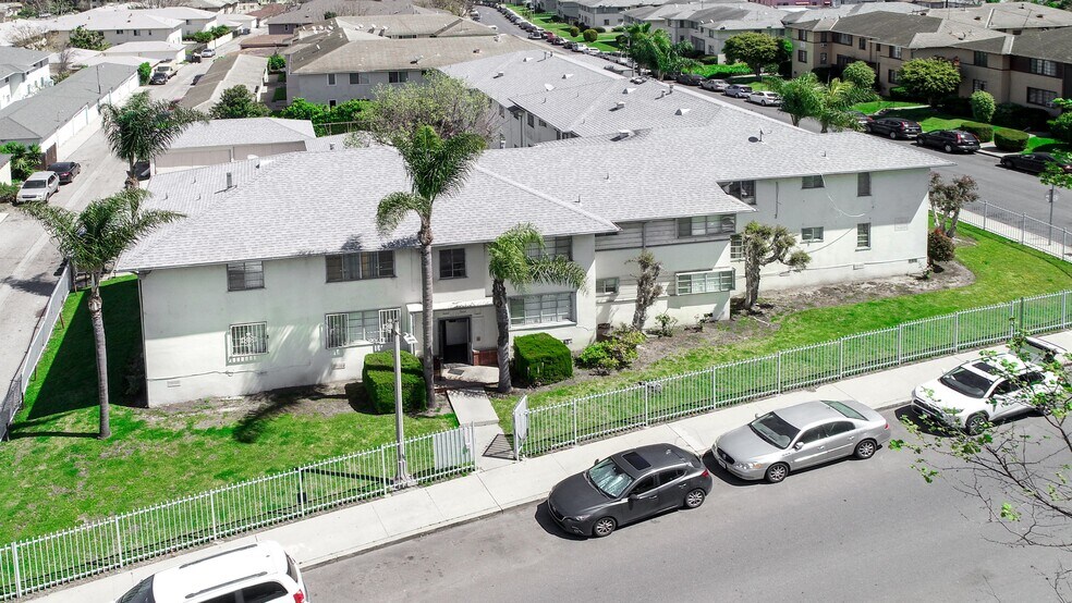 More Photos Of 4119 Santo Tomas Dr, Los Angeles Apartments For Sale