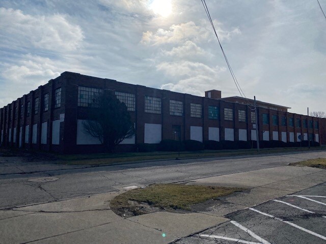 More Photos Of 521 S Market St, Galion Manufacturing For Sale