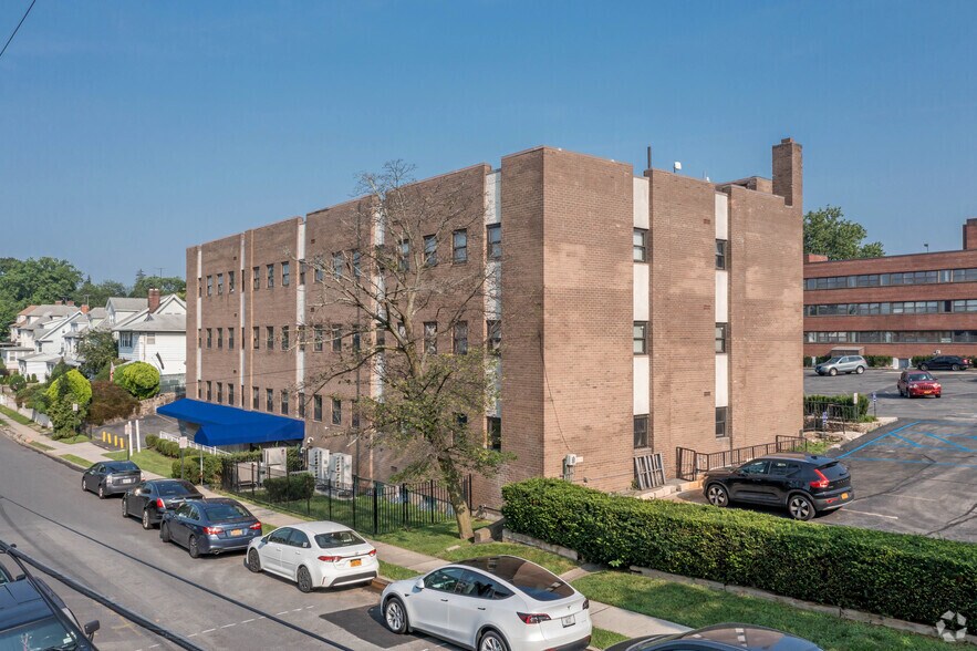 More Photos Of 150 Lockwood Ave, New Rochelle Medical For Lease
