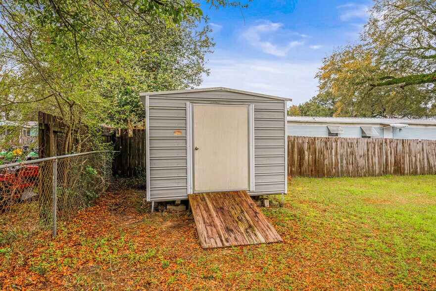 More Photos Of 10351 Chemstrand Rd, Pensacola Office For Sale