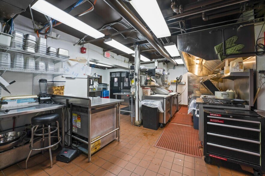More Photos Of 51 S Pearl St, Albany Sports And Entertainment For Sale