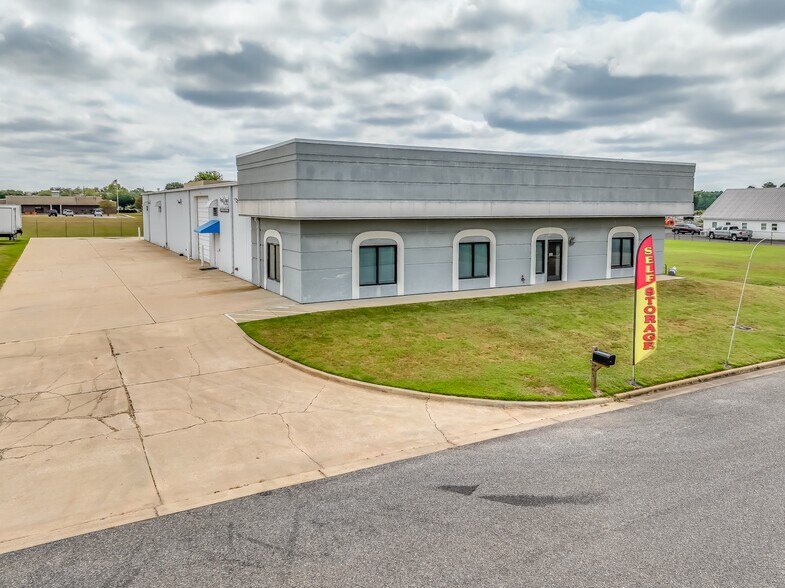 More Photos Of 285 Kershaw Industrial Blvd, Montgomery Warehouse For Sale