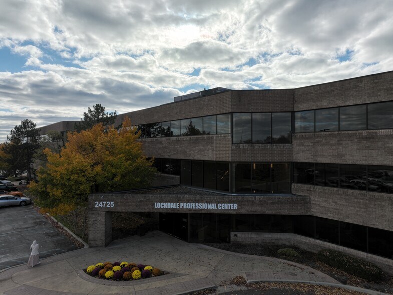 More Photos Of 24725 W 12 Mile Rd, Southfield Office For Lease