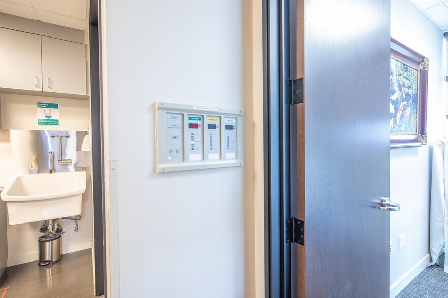 More Photos Of 113 Waterworks Way, Irvine Medical For Sale