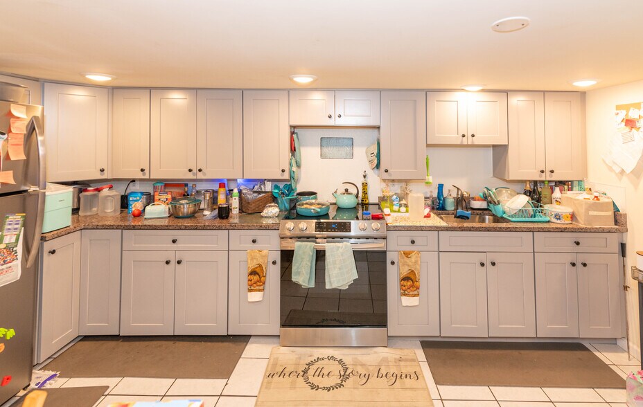 More Photos Of , Arbutus Multifamily For Sale