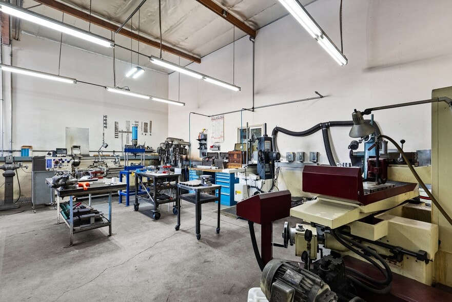 More Photos Of 12455 Branford St, Pacoima Warehouse For Sale