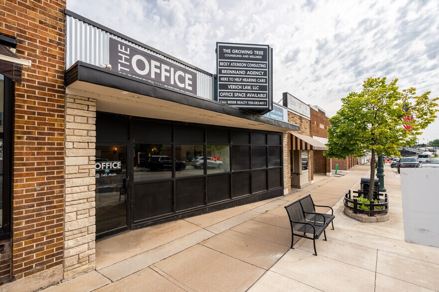 More Photos Of 140 W Main St, Winneconne Loft Creative Space For Lease