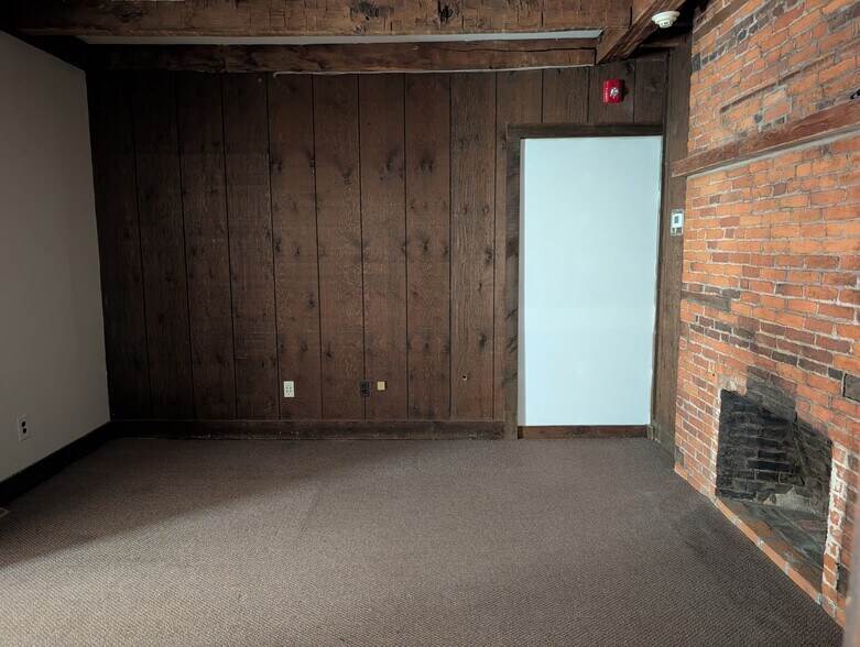 More Photos Of 368 Derby Ave, Derby Storefront Retail Office For Lease