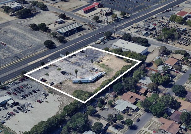 More Photos Of 2923 SW Military Dr, San Antonio General Retail For Lease