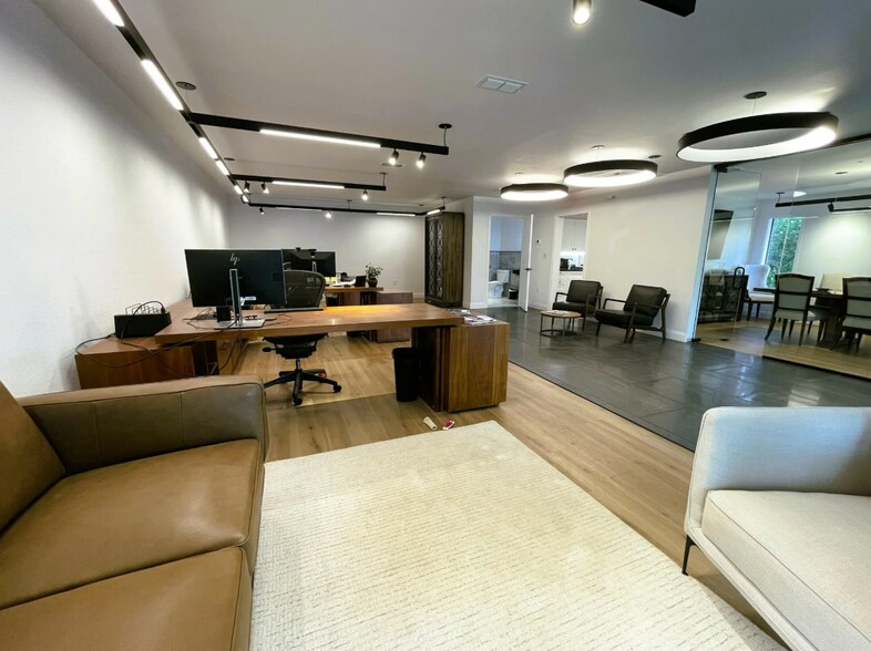 More Photos Of 323 S Fannin Ave, Tyler Medical For Lease