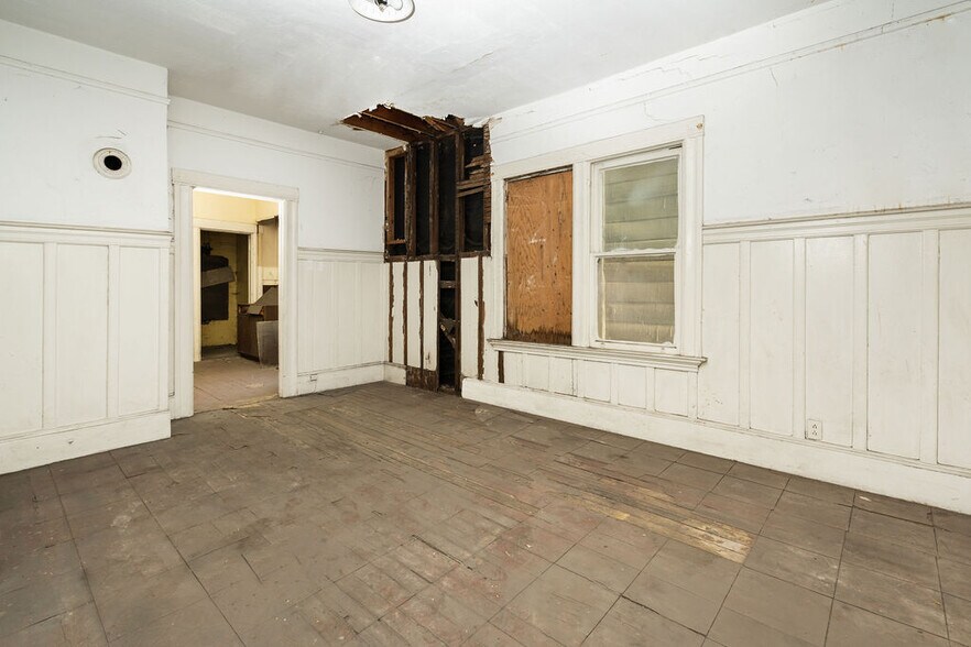 More Photos Of 4712 International Blvd, Oakland Specialty For Sale