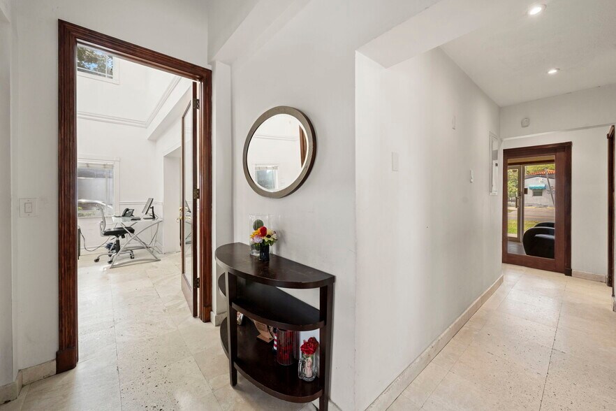 More Photos Of 4201 SW 11th St, Coral Gables Office For Sale