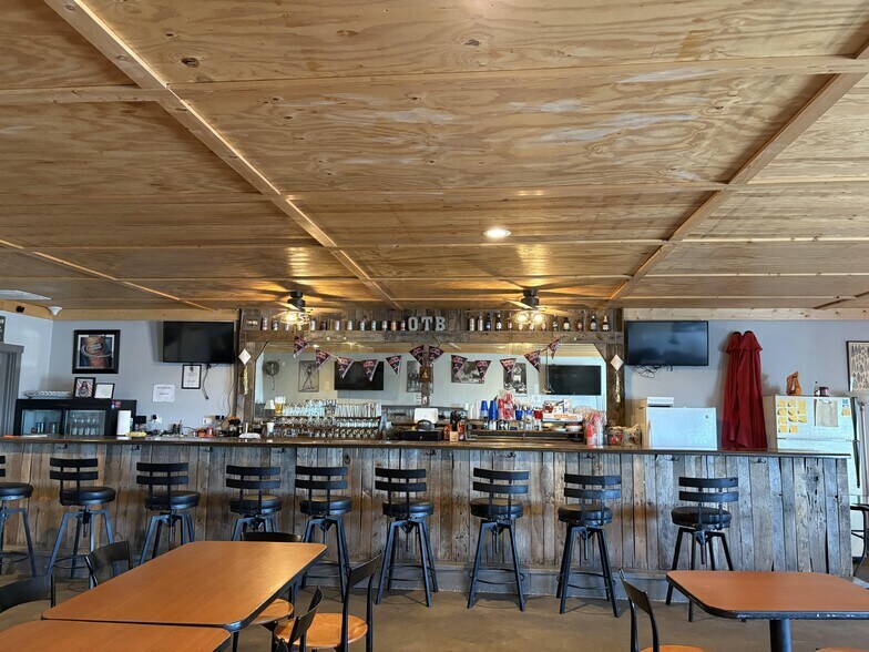 More Photos Of 3071 Jacob rd, Jacob Bar For Sale