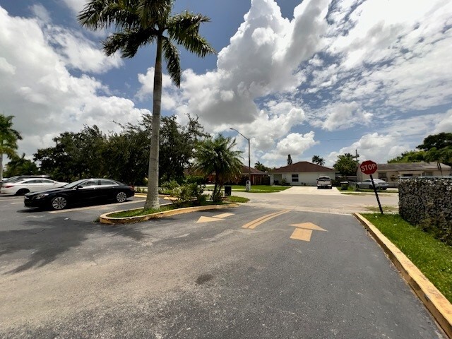 More Photos Of 238 NW 9 #2 ave, Homestead Light Manufacturing For Lease