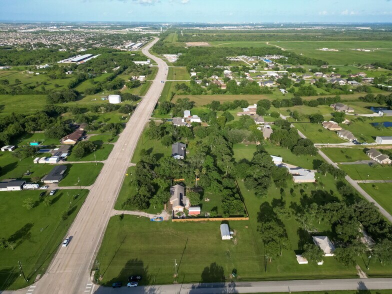 More Photos Of 11111 FM 1764 Rd, Santa Fe General Retail For Sale