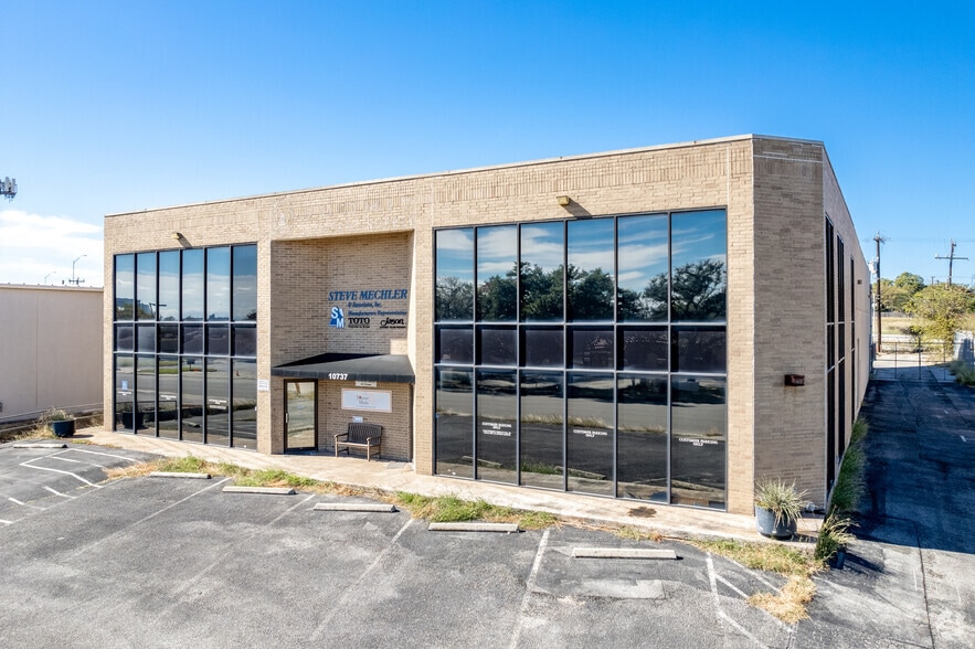 Primary Photo Of 10737 Gulfdale St, San Antonio Manufacturing For Lease