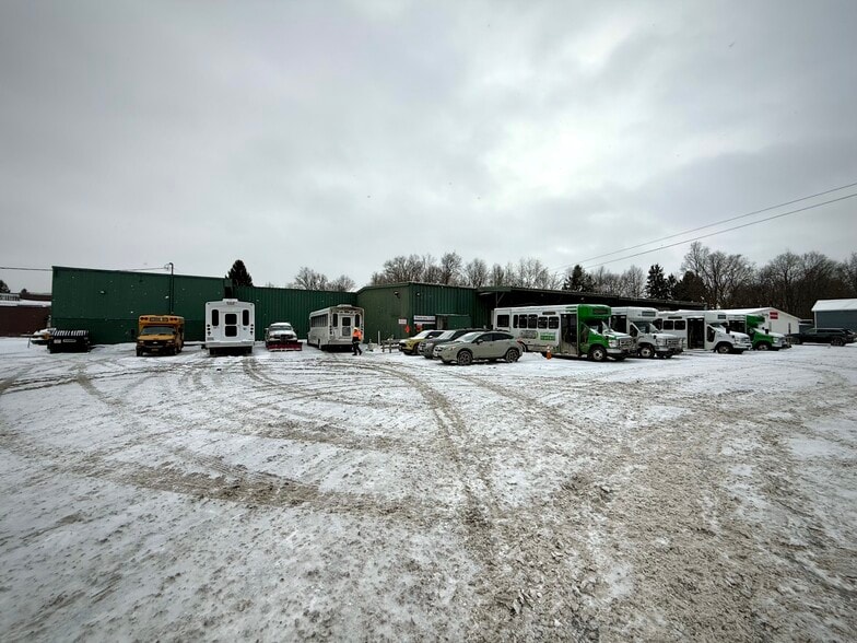 More Photos Of 21 Squires St, Cortland Warehouse For Lease