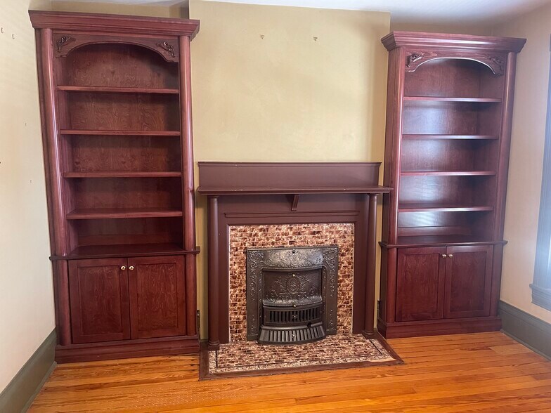 More Photos Of 33 W South St, Wilkes-Barre Office For Sale