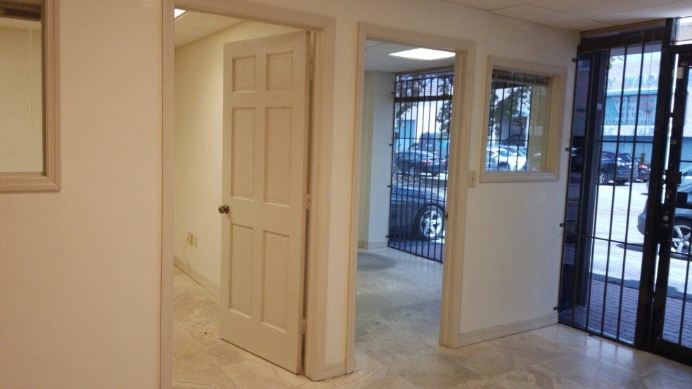 More Photos Of 7084 NW 50th St, Miami Warehouse For Sale