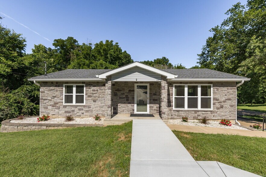 More Photos Of 535 Elm St, Hillsboro Office For Sale
