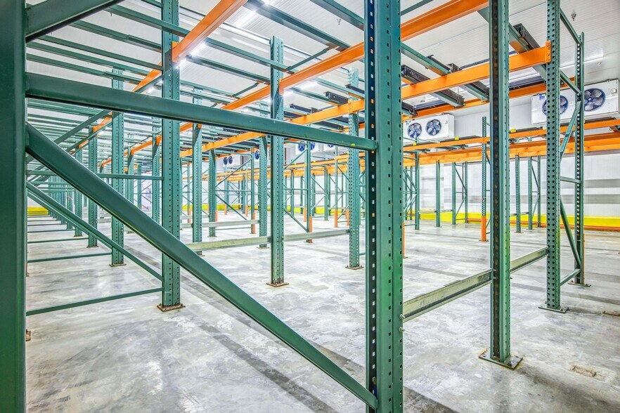 More Photos Of 6820-6830 E Washington Blvd, Commerce Refrigeration Cold Storage For Lease