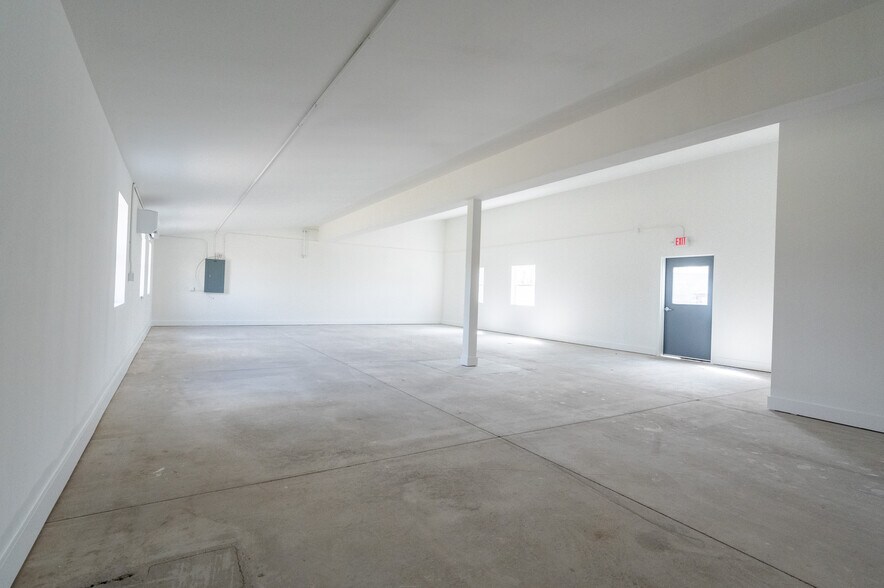 More Photos Of 255 Garden Dr, Bozeman Flex For Lease