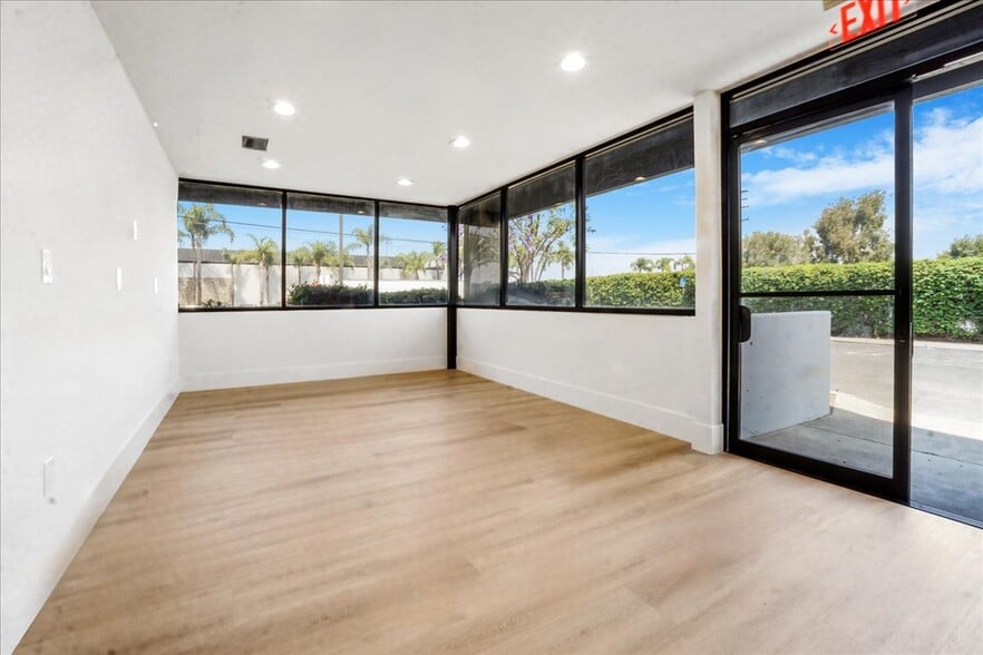 More Photos Of 1240 N Jefferson St, Anaheim Warehouse For Sale