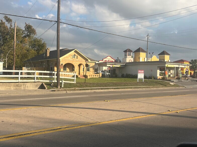 More Photos Of 5902 Airline Dr, Houston Office For Sale