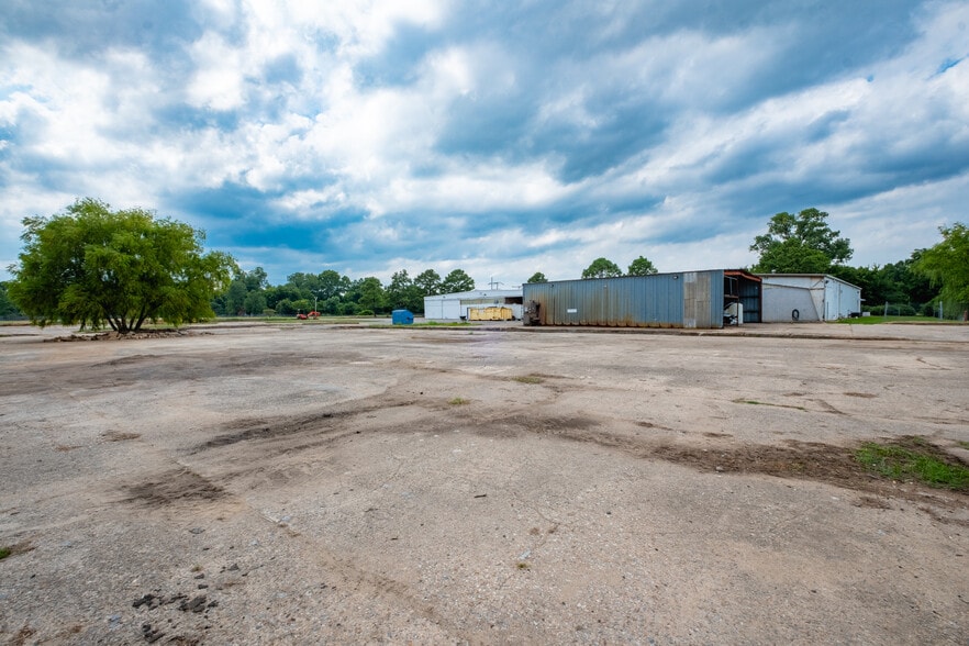 More Photos Of 714 Calhoun St, Little Rock Industrial For Sale