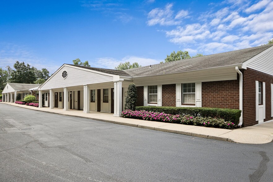 More Photos Of 329 Middle Country Rd, Smithtown Medical For Lease