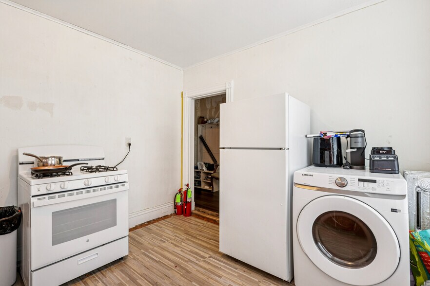 More Photos Of 43 E Main St, Stony Point Specialty For Sale