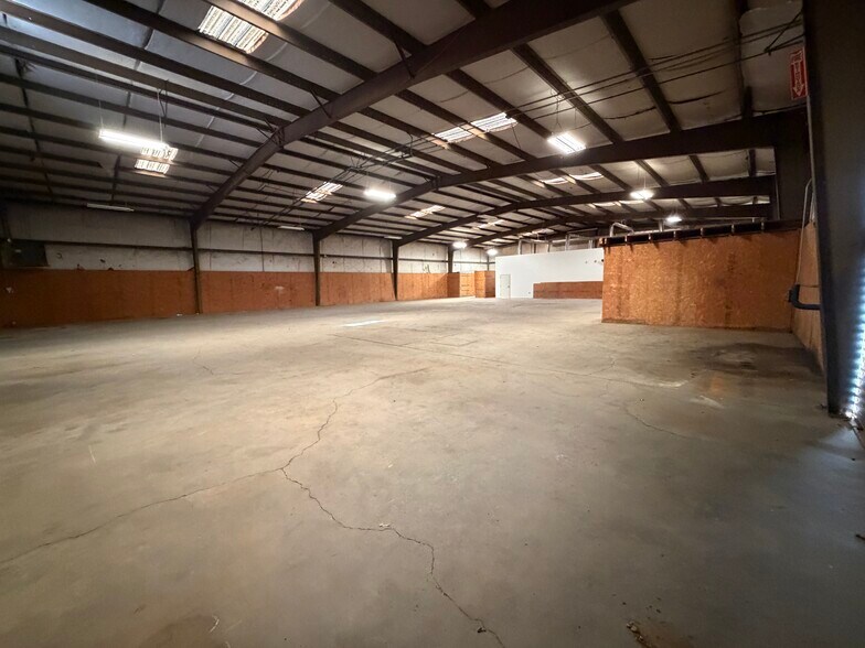 More Photos Of 2367 Rockaway Industrial Blvd, Conyers Industrial For Lease