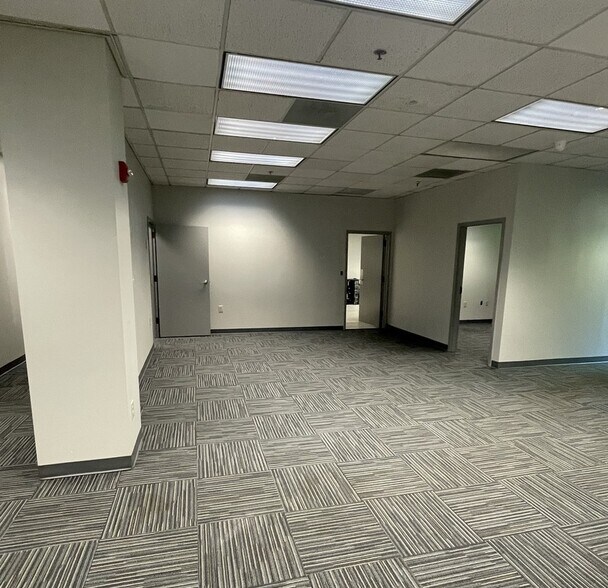 More Photos Of 2000 Lake Park Dr SE, Smyrna Office For Lease
