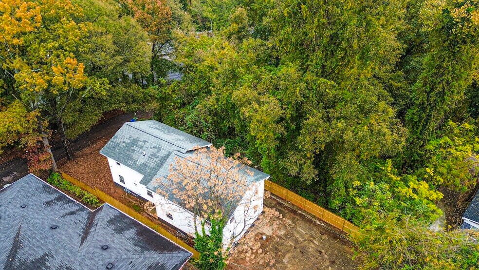 More Photos Of 1152 Greenwich St Sw, Atlanta Apartments For Sale