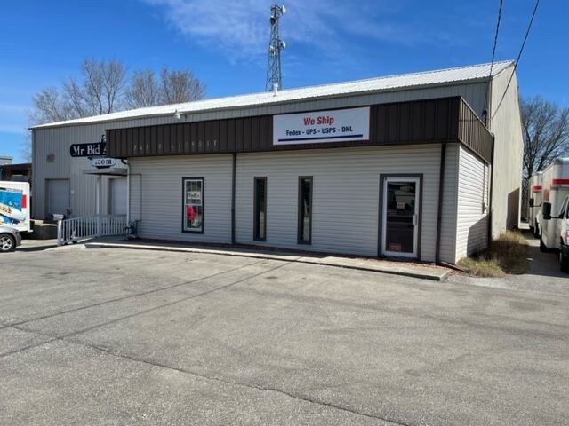 More Photos Of 722 S Liberty St, Muncie Flex For Sale