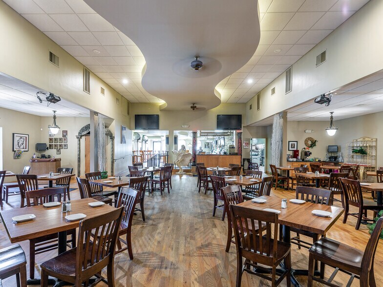 More Photos Of 388 Broad St, Bristol General Retail For Sale