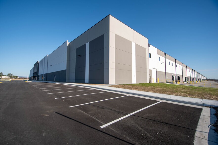 More Photos Of 1251 Coverstone Dr, Winchester Unknown For Lease