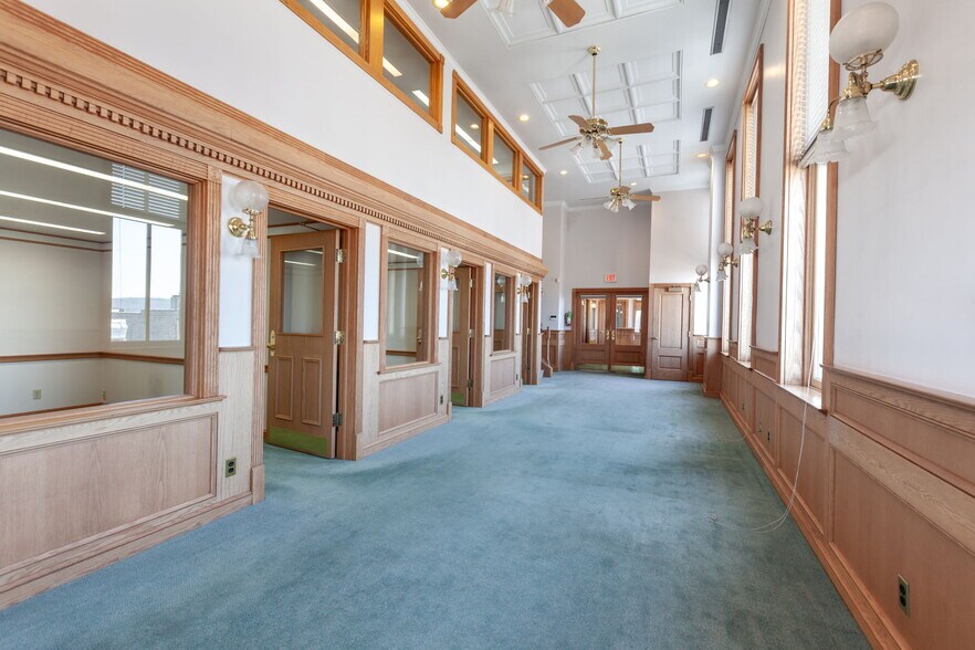 More Photos Of 772 W Main St, Lake Geneva Loft Creative Space For Lease