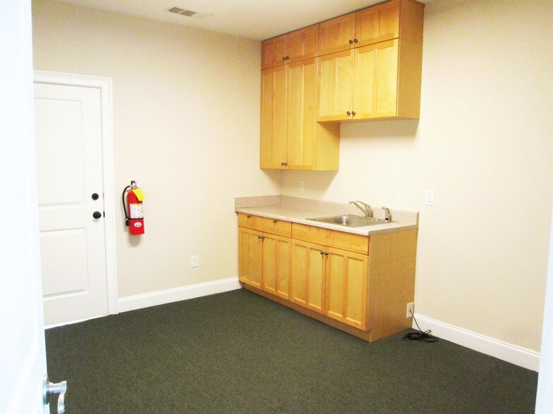 More Photos Of 4080 McGinnis Ferry Rd, Alpharetta Office For Lease